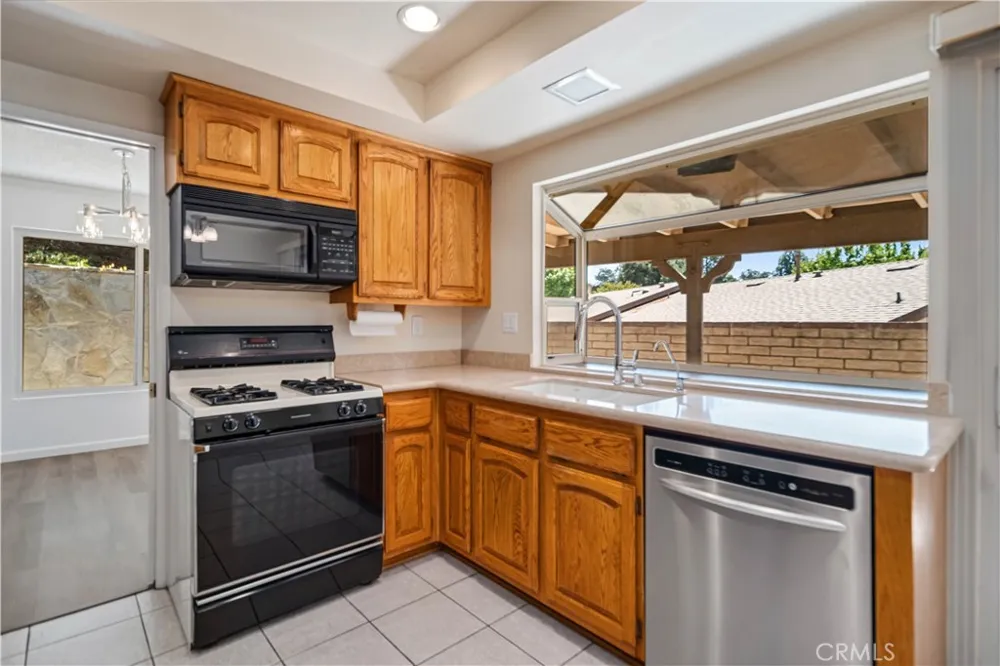 26562 Cardwick Court Newhall, CA 91321
