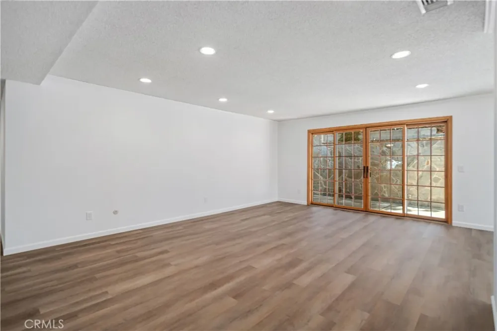 26562 Cardwick Court Newhall, CA 91321
