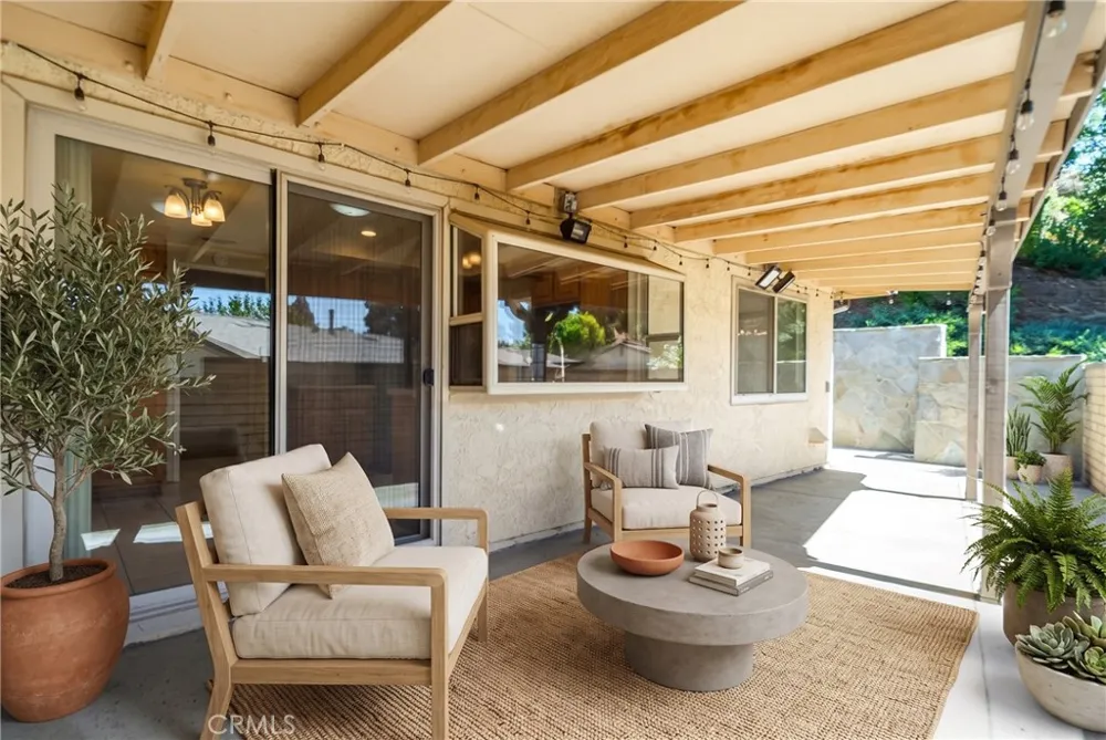 26562 Cardwick Court Newhall, CA 91321