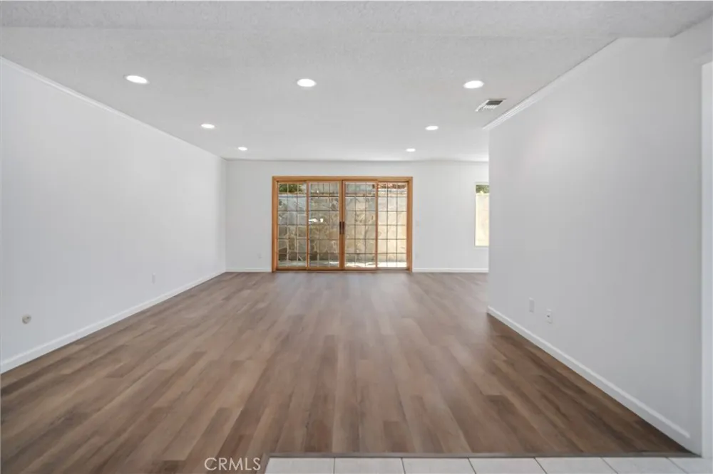 26562 Cardwick Court Newhall, CA 91321