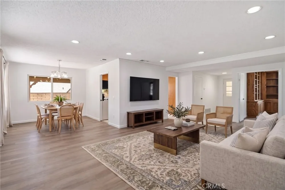 26562 Cardwick Court Newhall, CA 91321