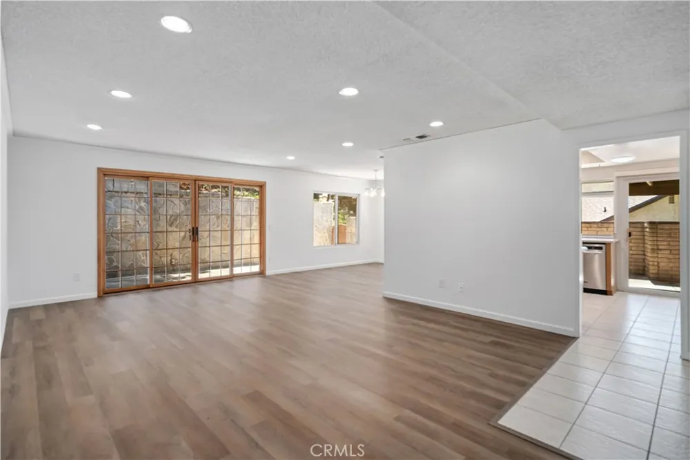 26562 Cardwick Court Newhall, CA 91321