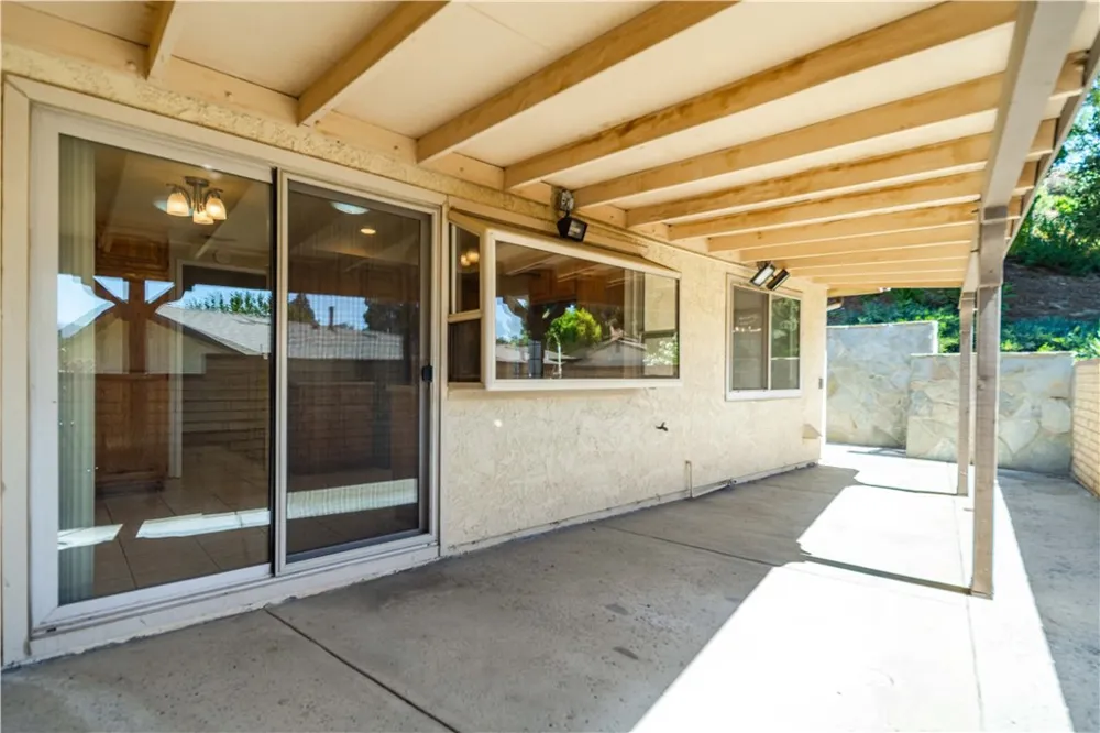 26562 Cardwick Court Newhall, CA 91321