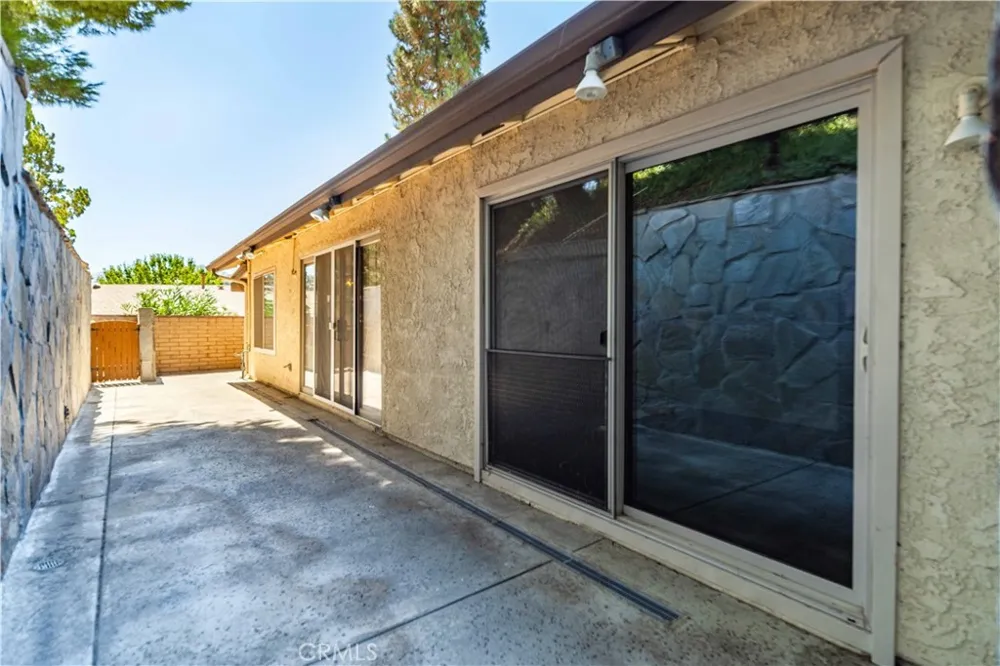 26562 Cardwick Court Newhall, CA 91321