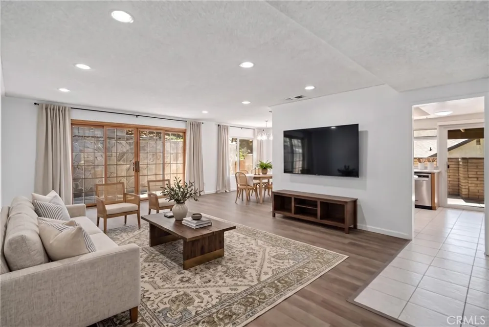 26562 Cardwick Court Newhall, CA 91321