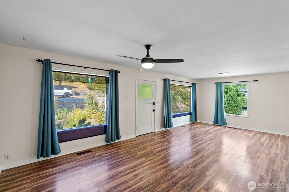 2130 Callow Avenue Bremerton, WA 98312