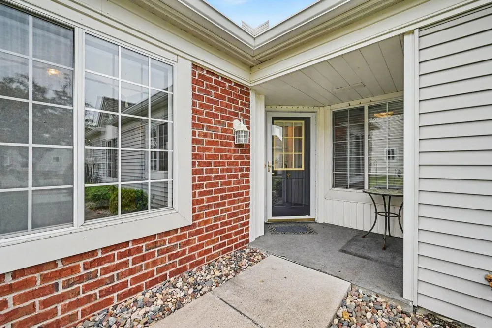 7586 Ojibway Park Bay Woodbury, MN 55125