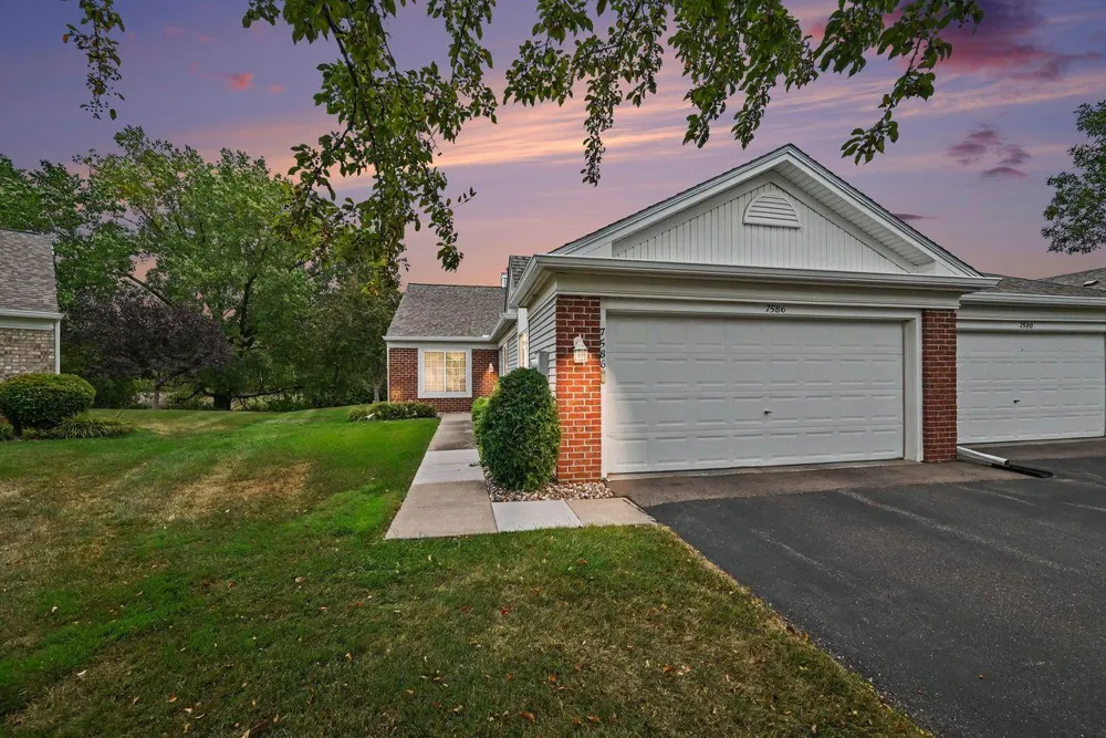7586 Ojibway Park Bay Woodbury, MN 55125