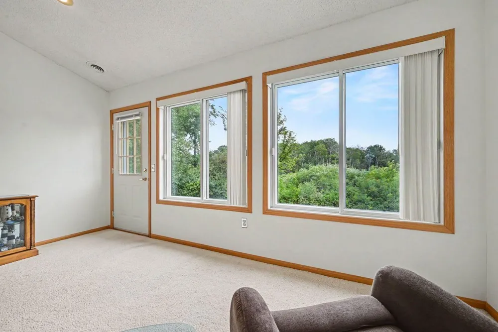 7586 Ojibway Park Bay Woodbury, MN 55125