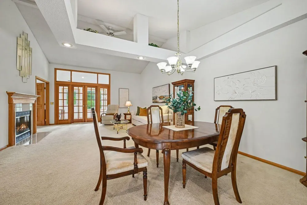 7586 Ojibway Park Bay Woodbury, MN 55125