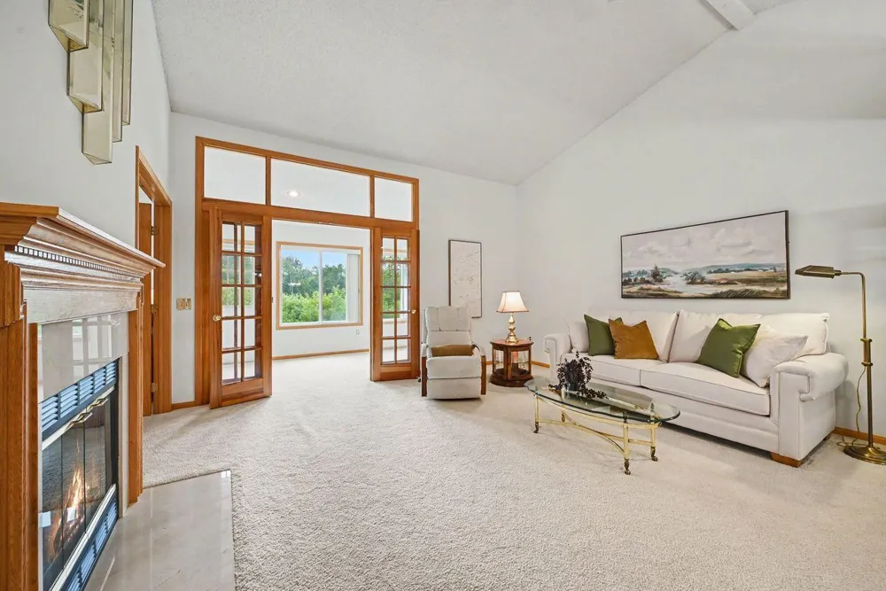 7586 Ojibway Park Bay Woodbury, MN 55125