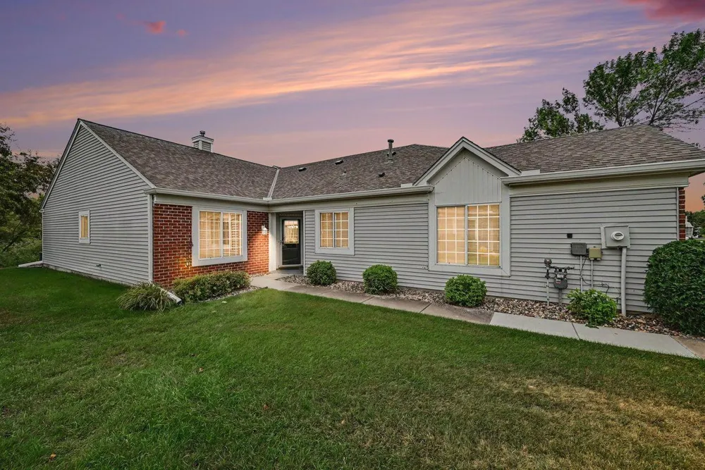 7586 Ojibway Park Bay Woodbury, MN 55125