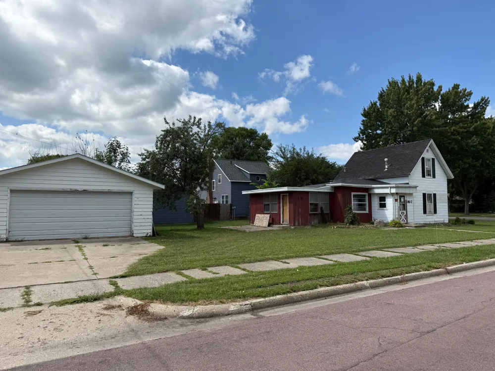 802 S Halvorson Street Redwood Falls, MN 56283