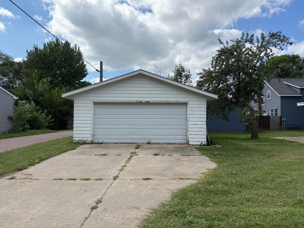802 S Halvorson Street Redwood Falls, MN 56283