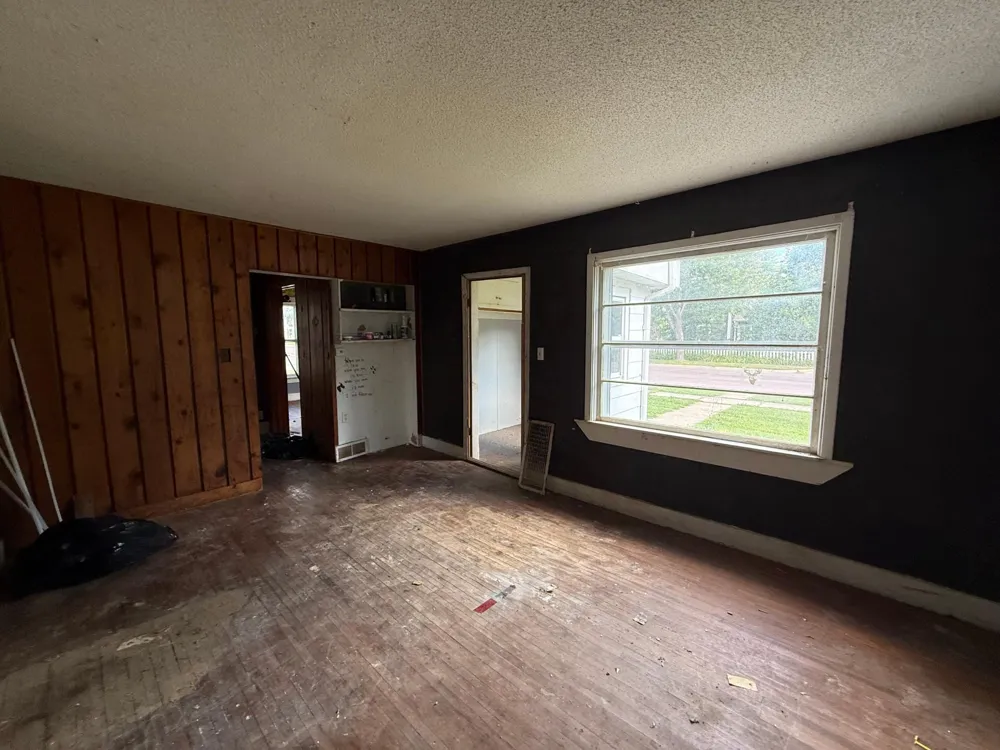 802 S Halvorson Street Redwood Falls, MN 56283