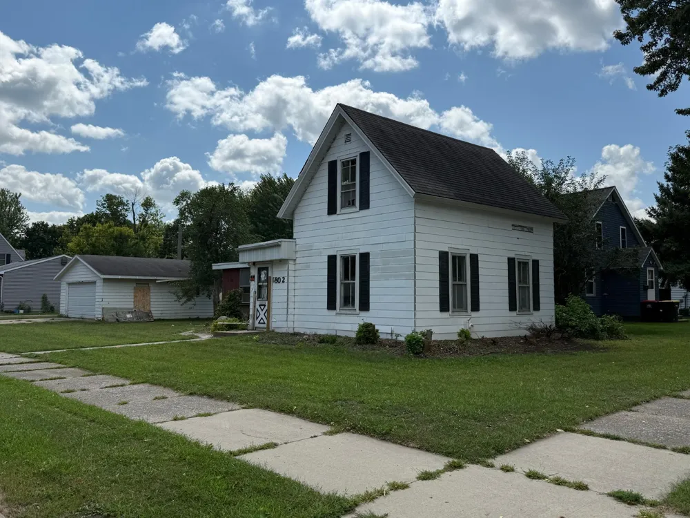 802 S Halvorson Street Redwood Falls, MN 56283