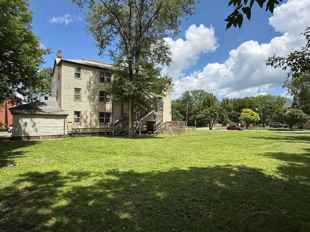1306 3rd Avenue S Fargo, ND 58103