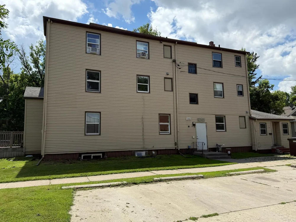 1306 3rd Avenue S Fargo, ND 58103