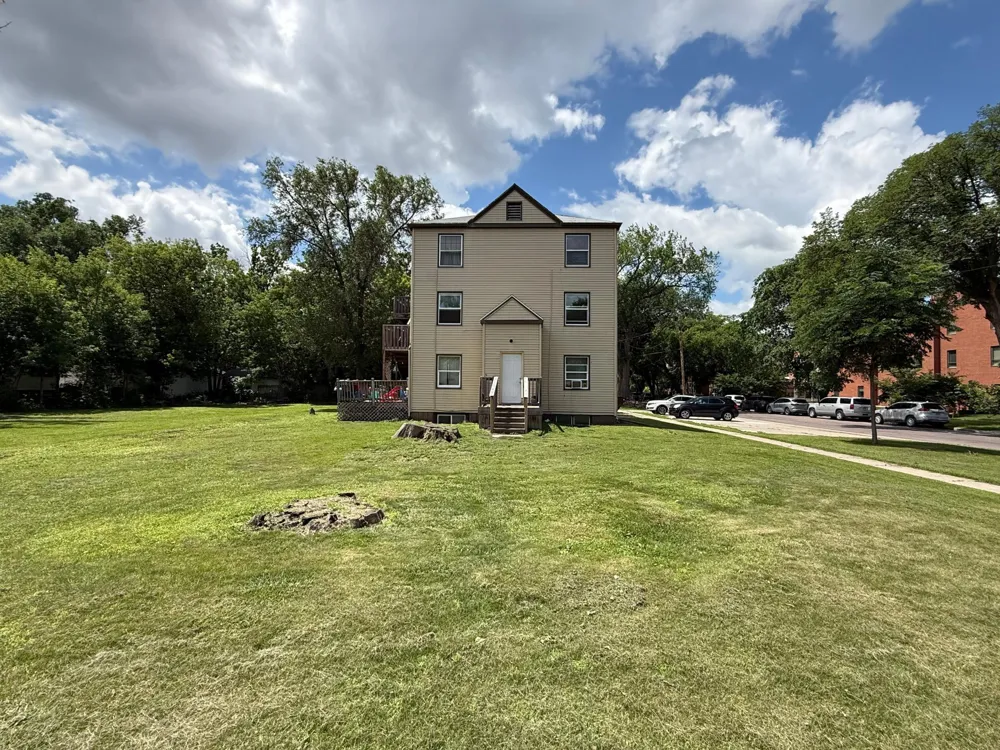 1306 3rd Avenue S Fargo, ND 58103