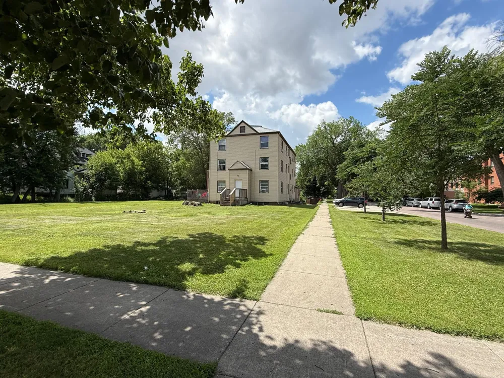 1306 3rd Avenue S Fargo, ND 58103