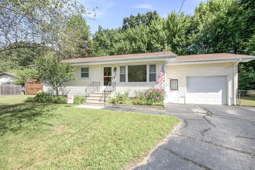 6749 Deadwood Coloma, MI 49038