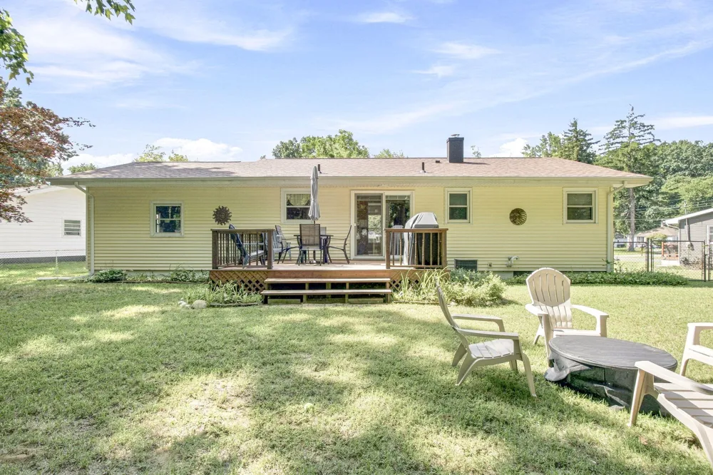 6749 Deadwood Coloma, MI 49038