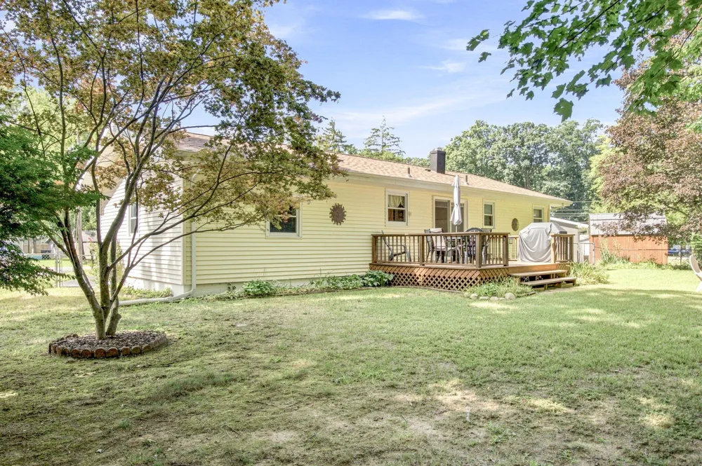 6749 Deadwood Coloma, MI 49038