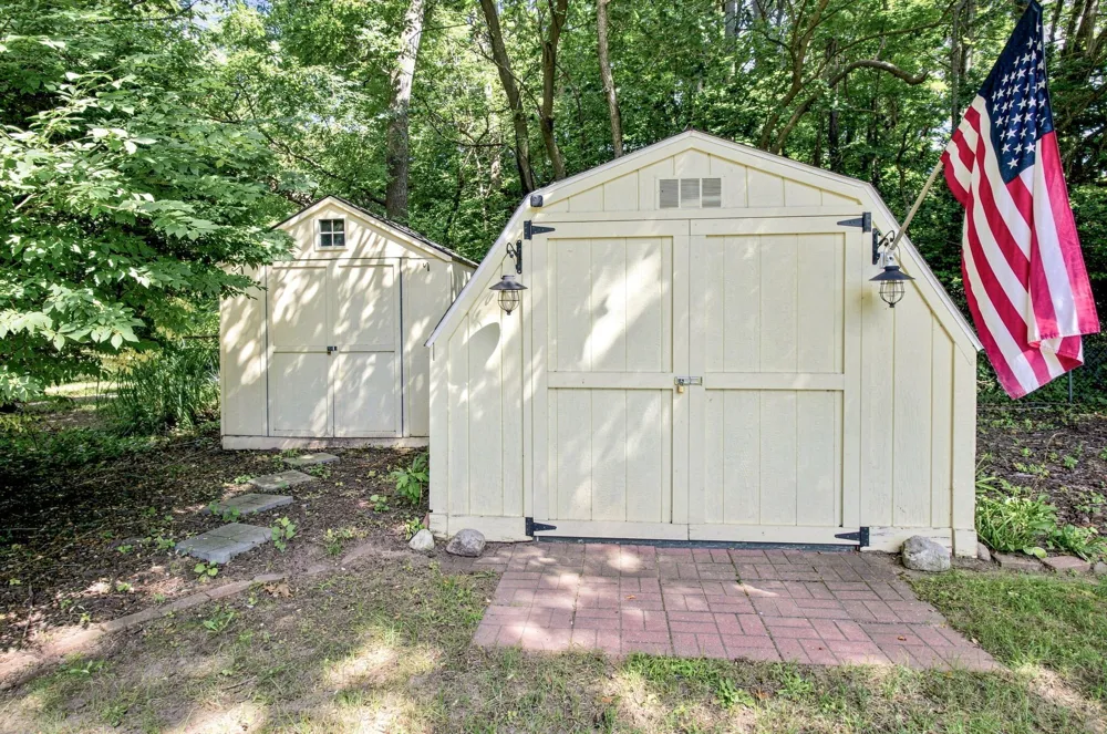 6749 Deadwood Coloma, MI 49038