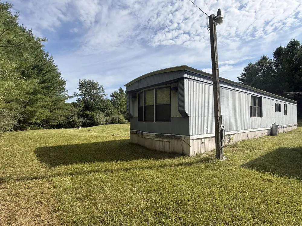 5544 Rose City Circle Hale, MI 48739
