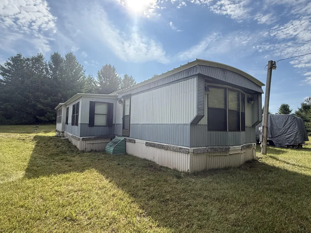 5544 Rose City Circle Hale, MI 48739
