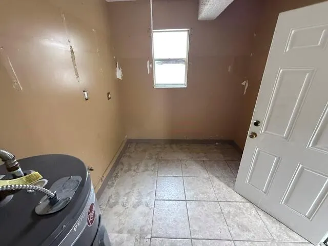 5620 SW 37TH STREET West Park, FL 33023