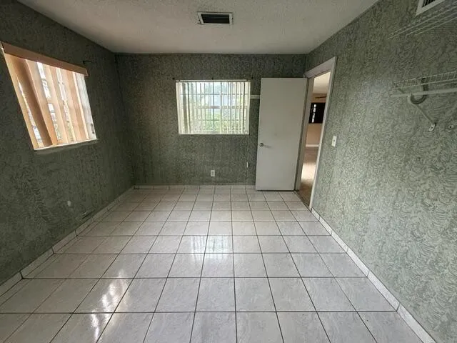 5620 SW 37TH STREET West Park, FL 33023