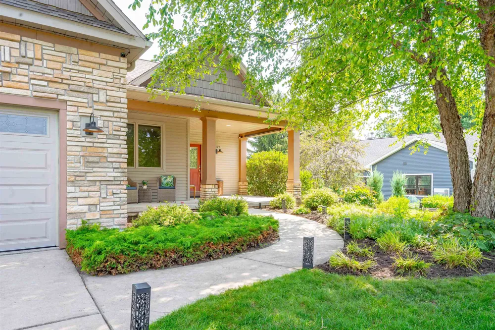6400 Arrowhead Way Acme Township, MI 49690