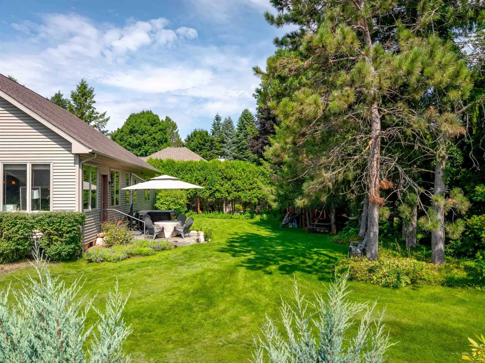 6400 Arrowhead Way Acme Township, MI 49690