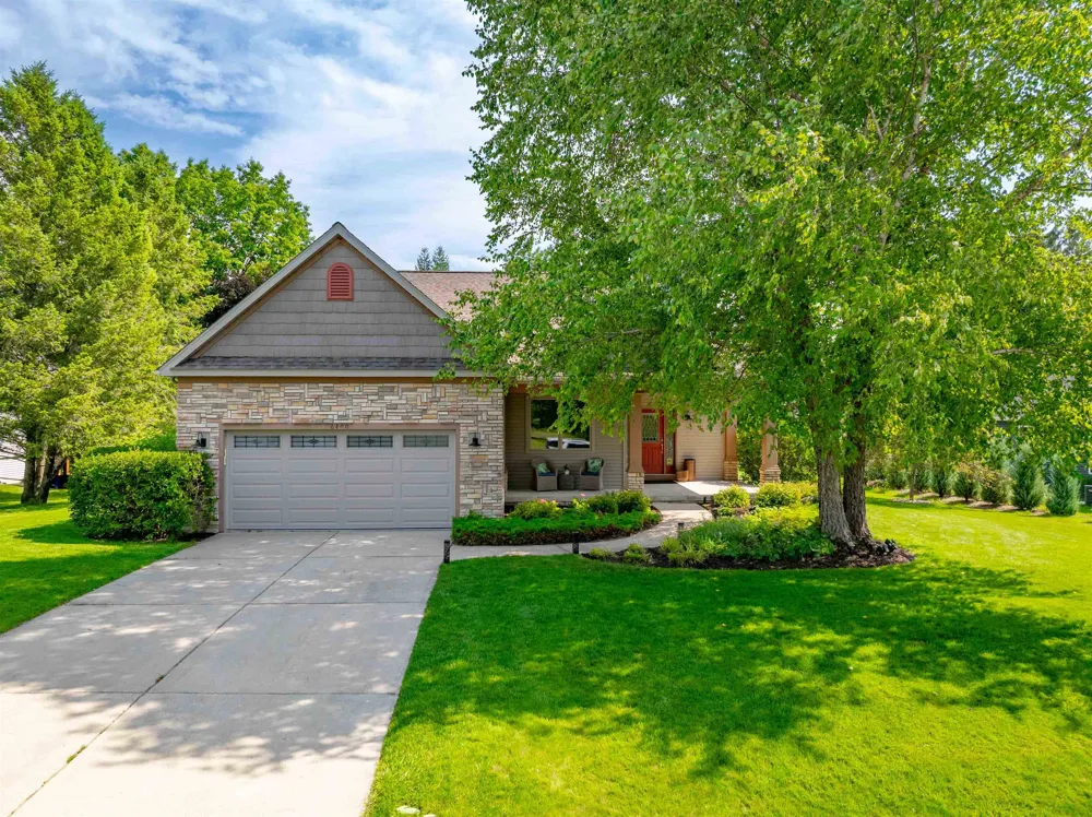 6400 Arrowhead Way Acme Township, MI 49690