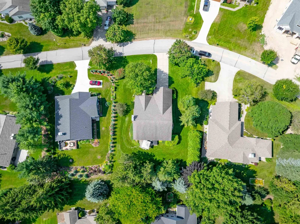 6400 Arrowhead Way Acme Township, MI 49690