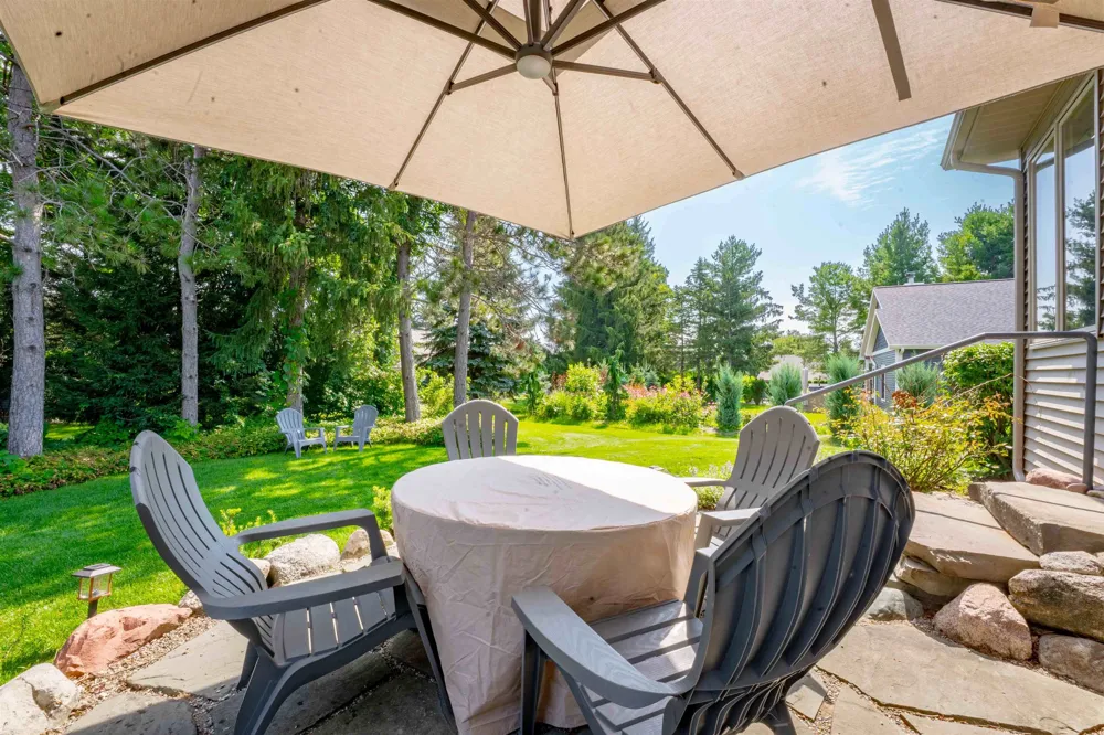 6400 Arrowhead Way Acme Township, MI 49690