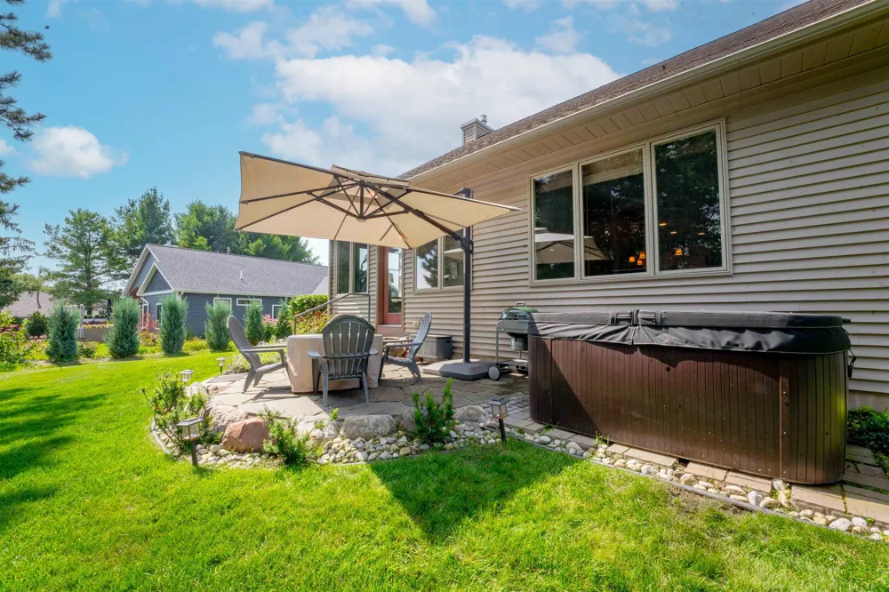 6400 Arrowhead Way Acme Township, MI 49690