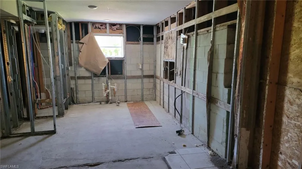 16945 Windcrest Drive Fort Myers, FL 33908