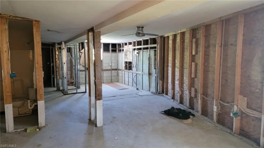 16945 Windcrest Drive Fort Myers, FL 33908