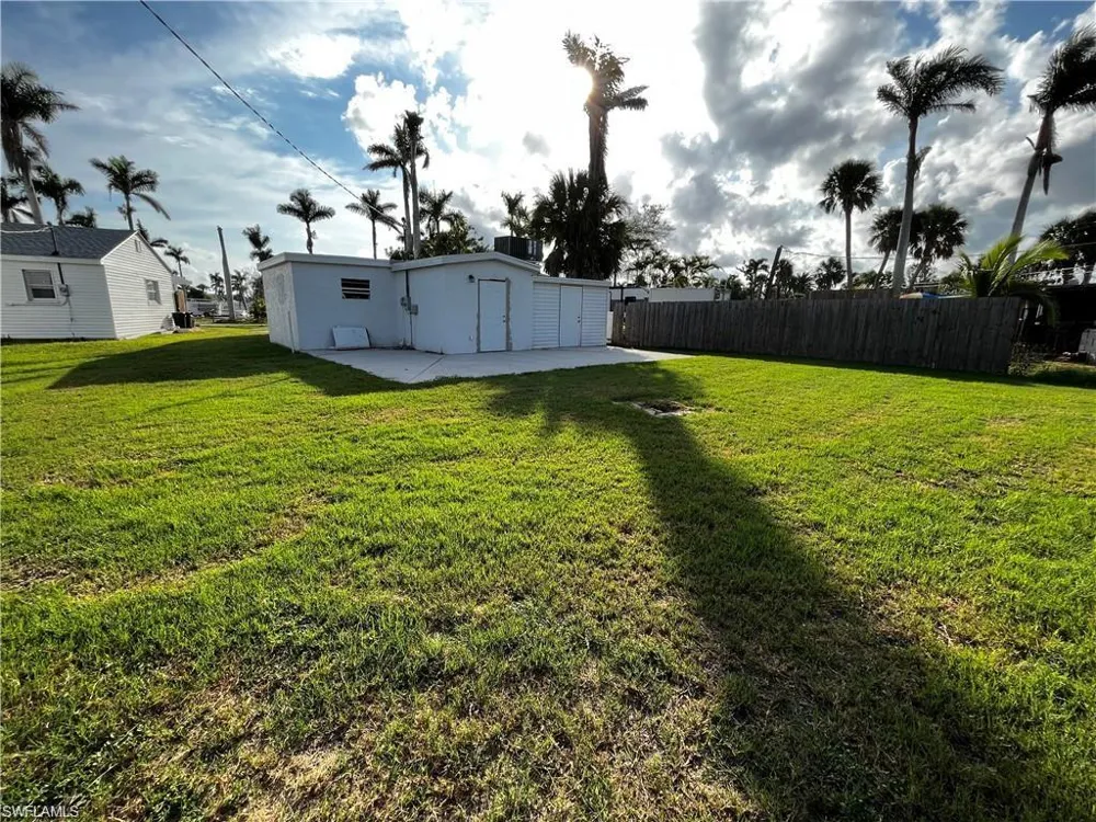 16945 Windcrest Drive Fort Myers, FL 33908