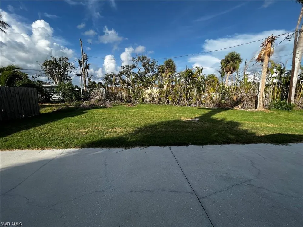 16945 Windcrest Drive Fort Myers, FL 33908