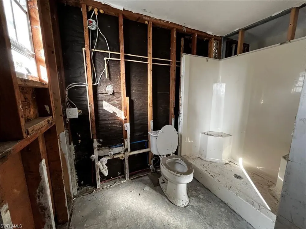 16945 Windcrest Drive Fort Myers, FL 33908