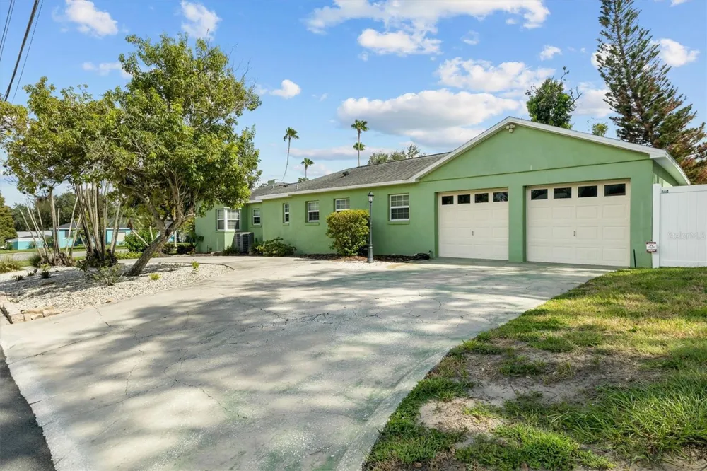 2603 CLEVELAND HEIGHTS BOULEVARD Lakeland, FL 33803