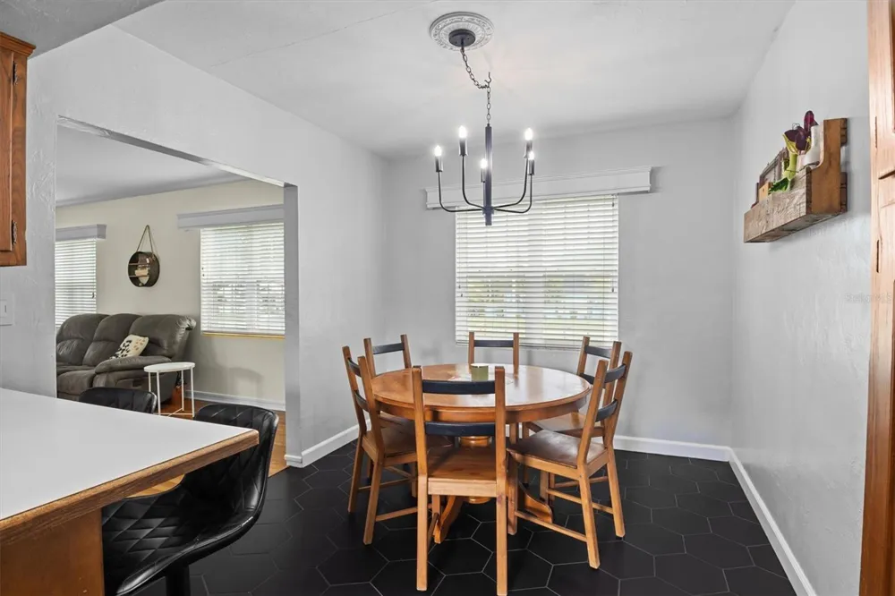 2603 CLEVELAND HEIGHTS BOULEVARD Lakeland, FL 33803