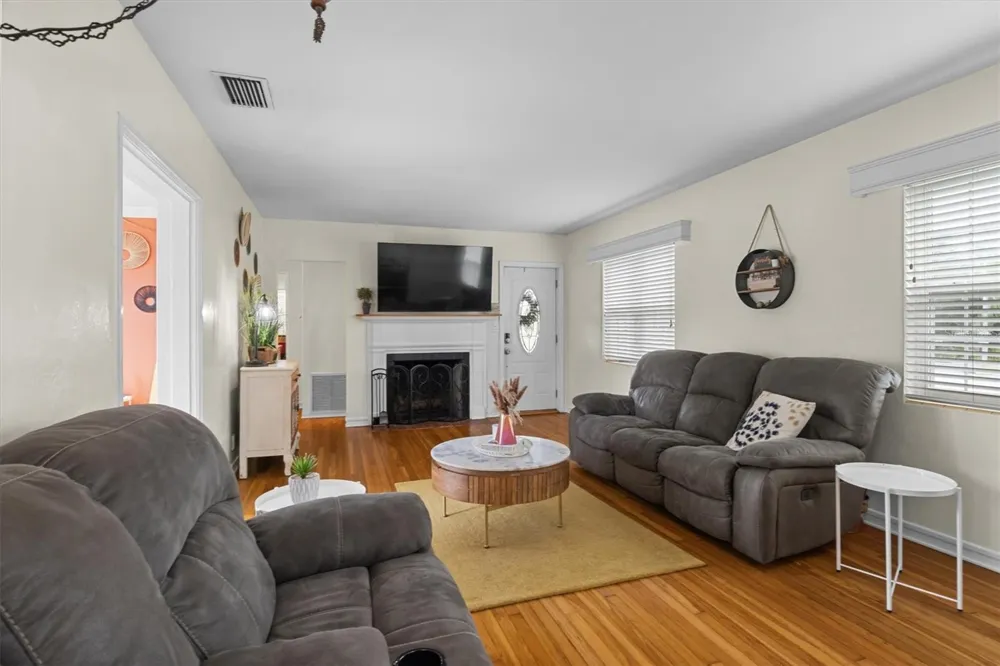 2603 CLEVELAND HEIGHTS BOULEVARD Lakeland, FL 33803