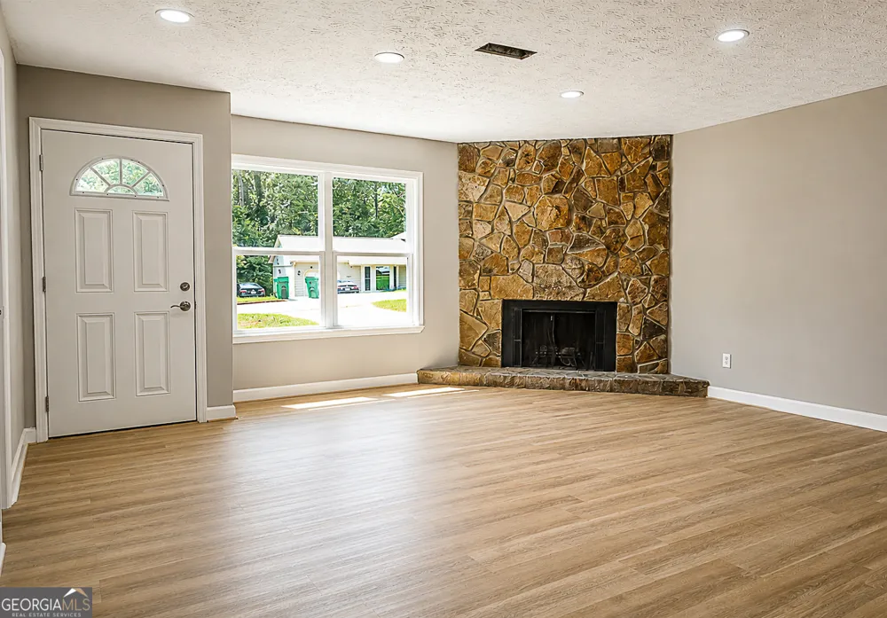 1818 Petite LN Lithonia, GA 30058
