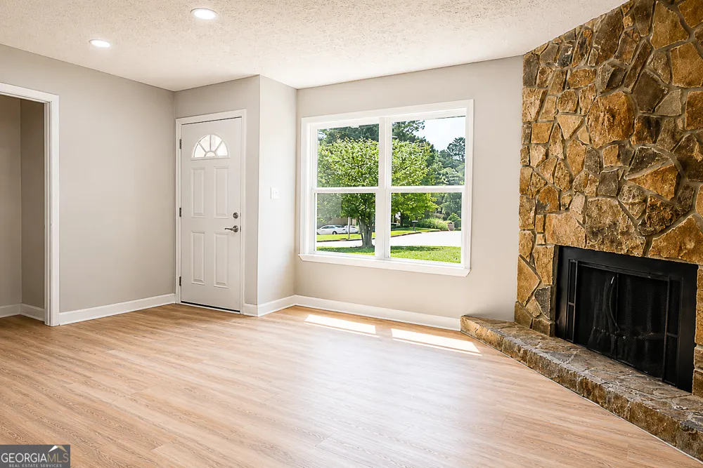 1818 Petite LN Lithonia, GA 30058