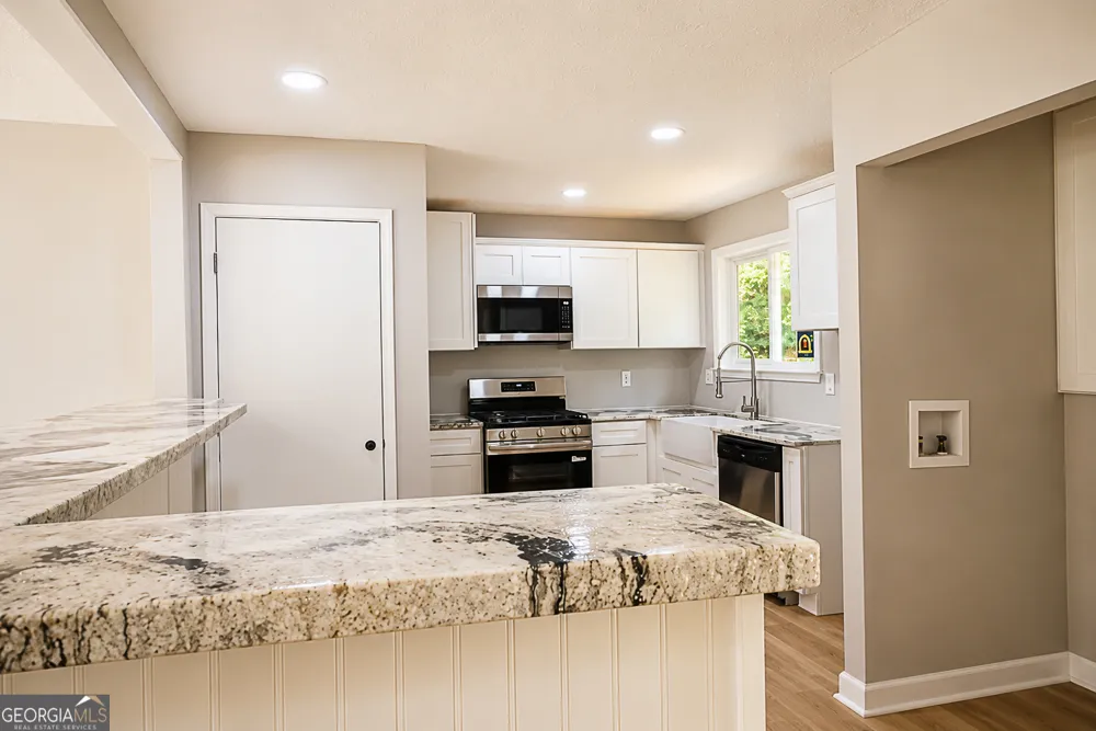 1818 Petite LN Lithonia, GA 30058