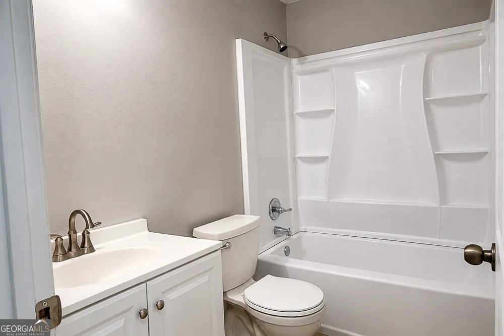 1818 Petite LN Lithonia, GA 30058